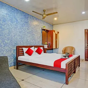 Hotel O Mezban Grand Kochi