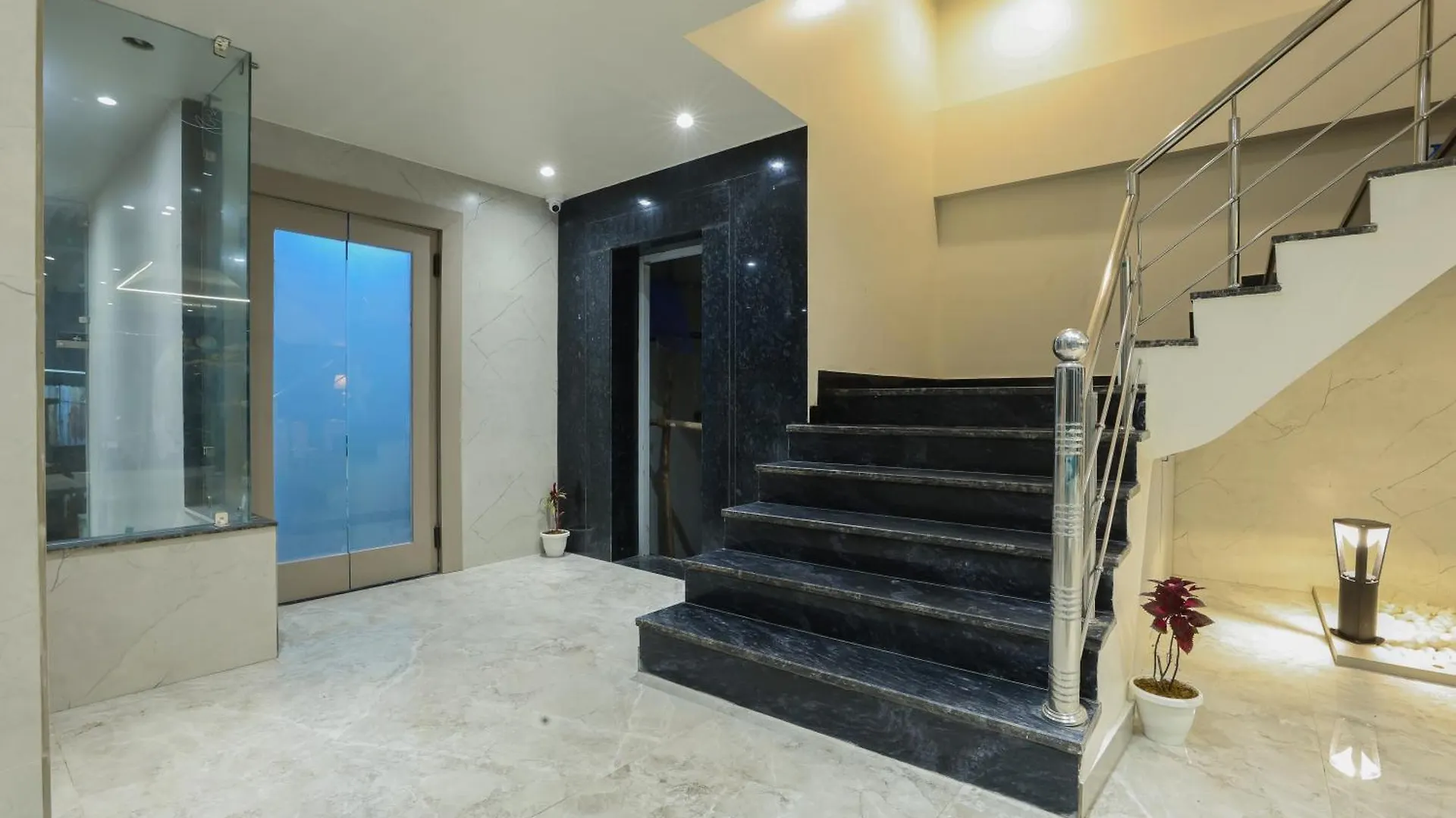 Opo Hotels D'Or New Delhi 3*,