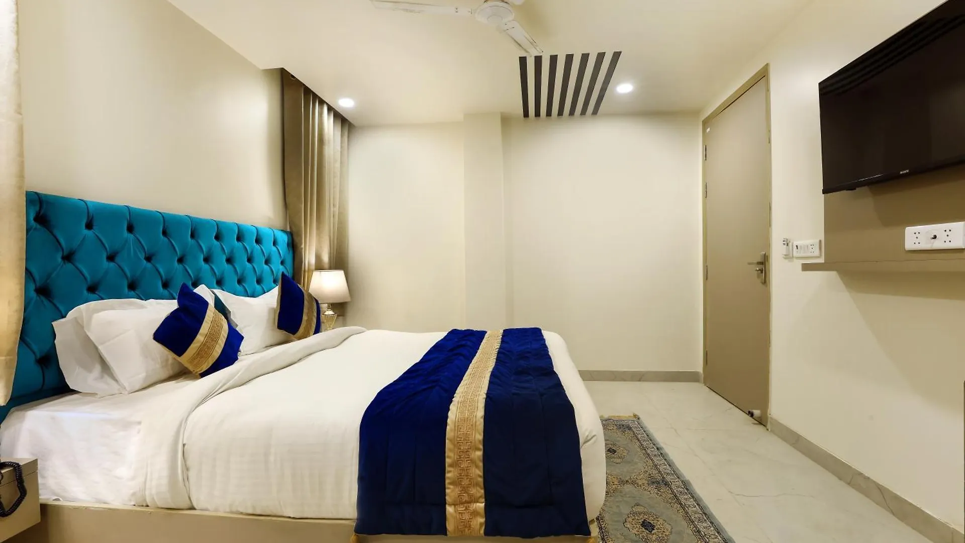 Opo Hotels D'Or Nowe Delhi