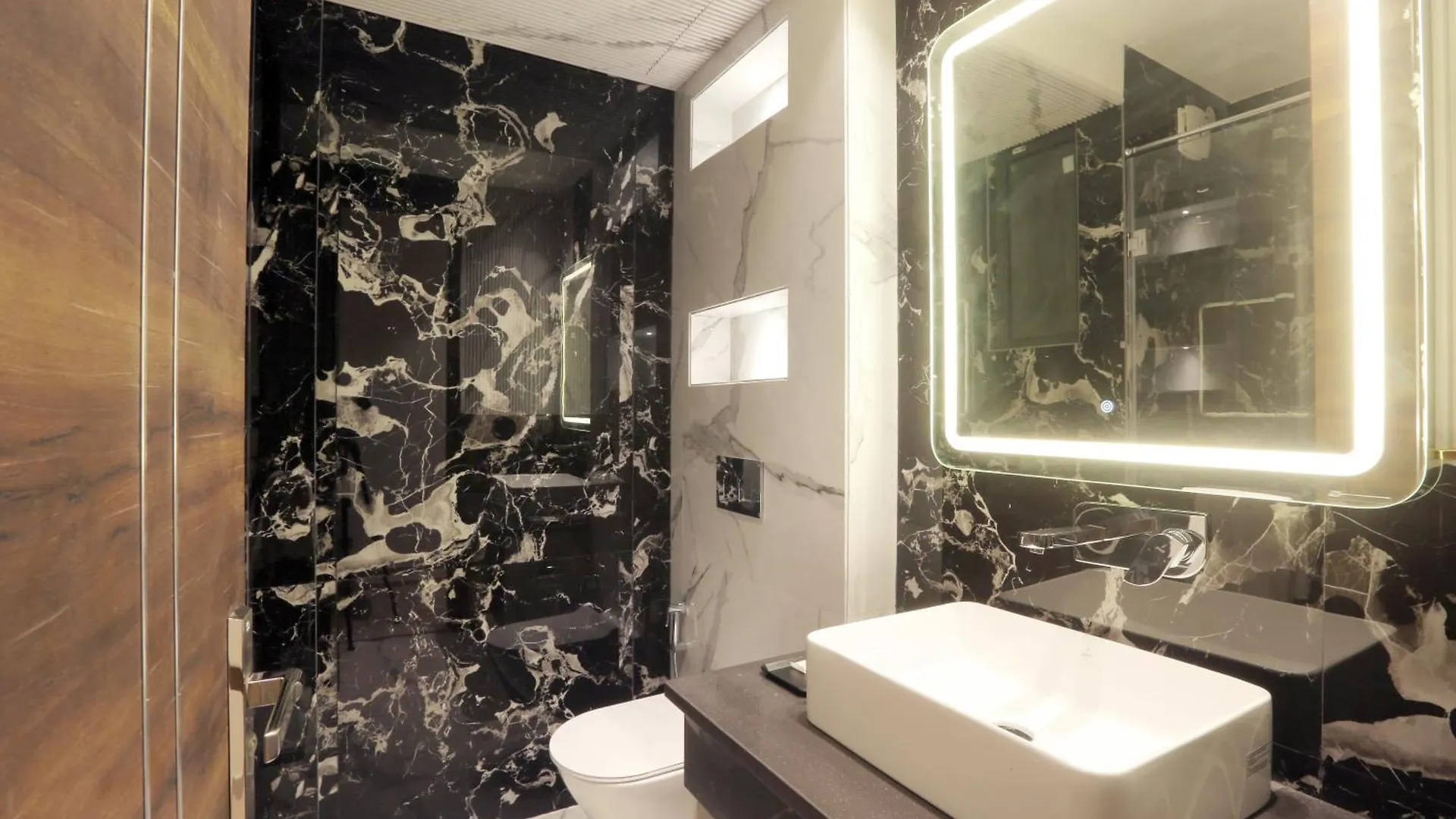 Opo Hotels D'Or Nowe Delhi 3*,